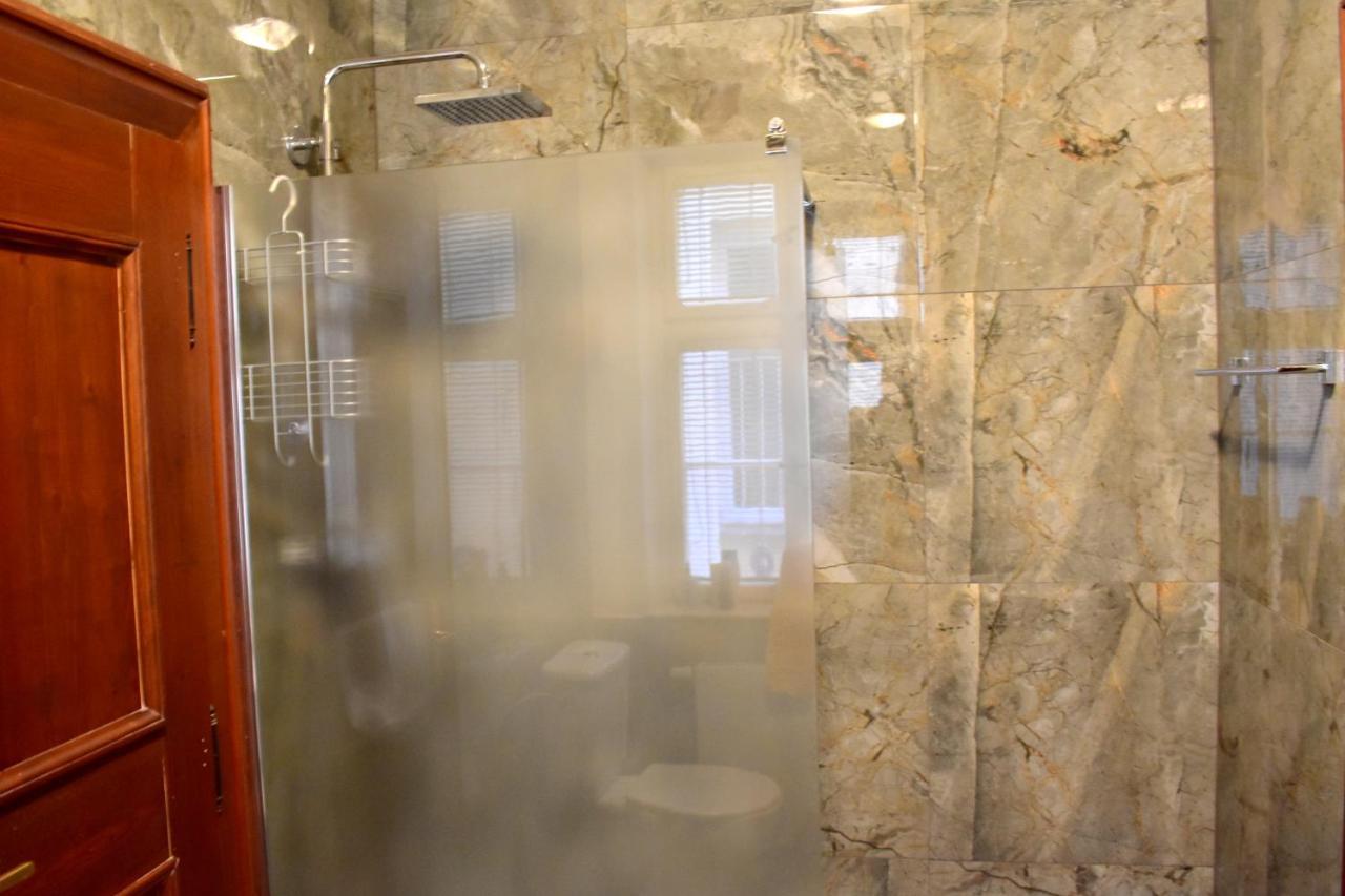 Apartment Lesser Town! Прага Екстериор снимка