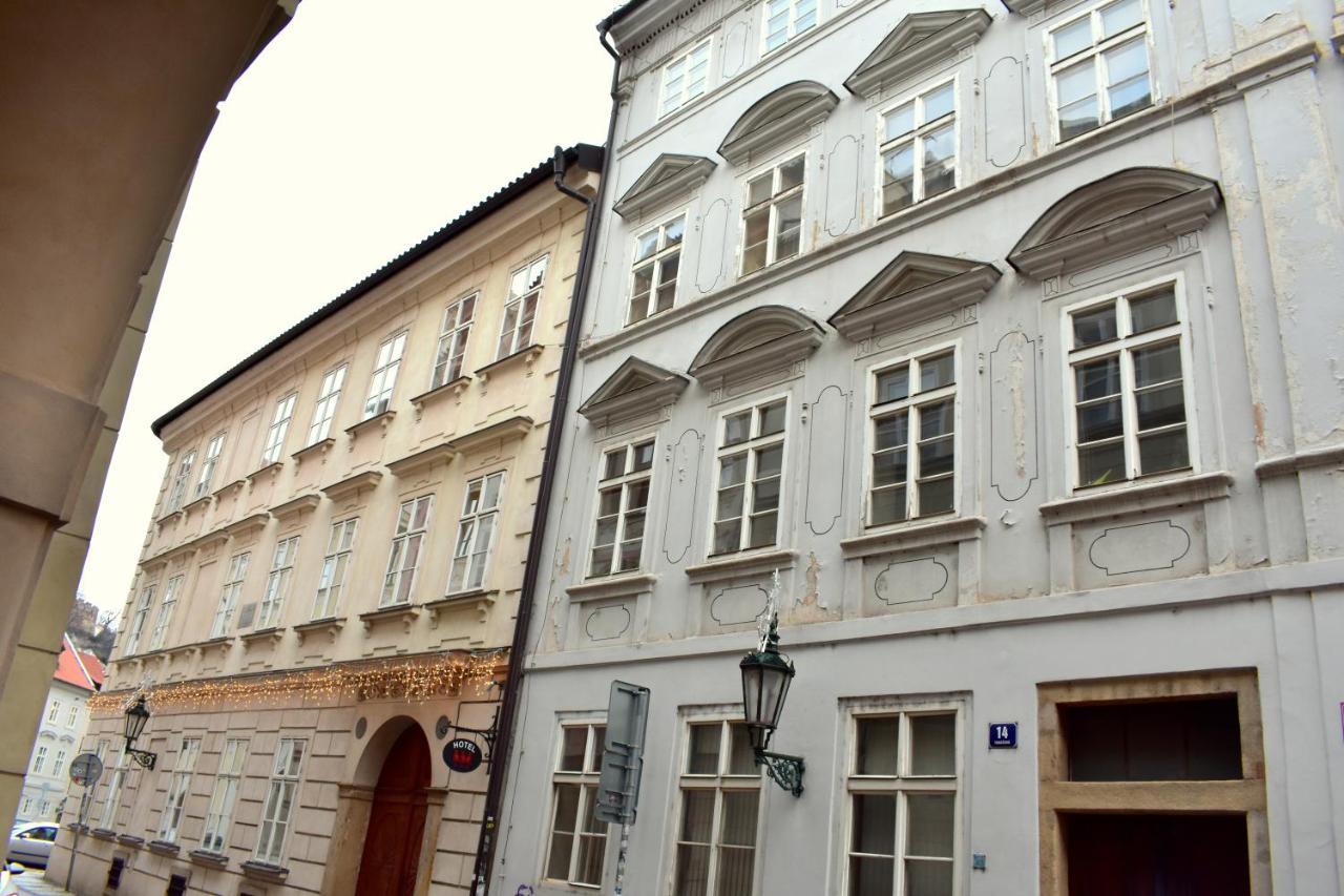 Apartment Lesser Town! Прага Екстериор снимка
